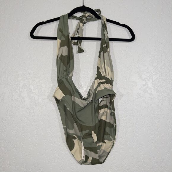 NWT Out From Under x UO Green Camo Lucia Wrap One-Piece Swimsuit Size Medium - Picture 2 of 9